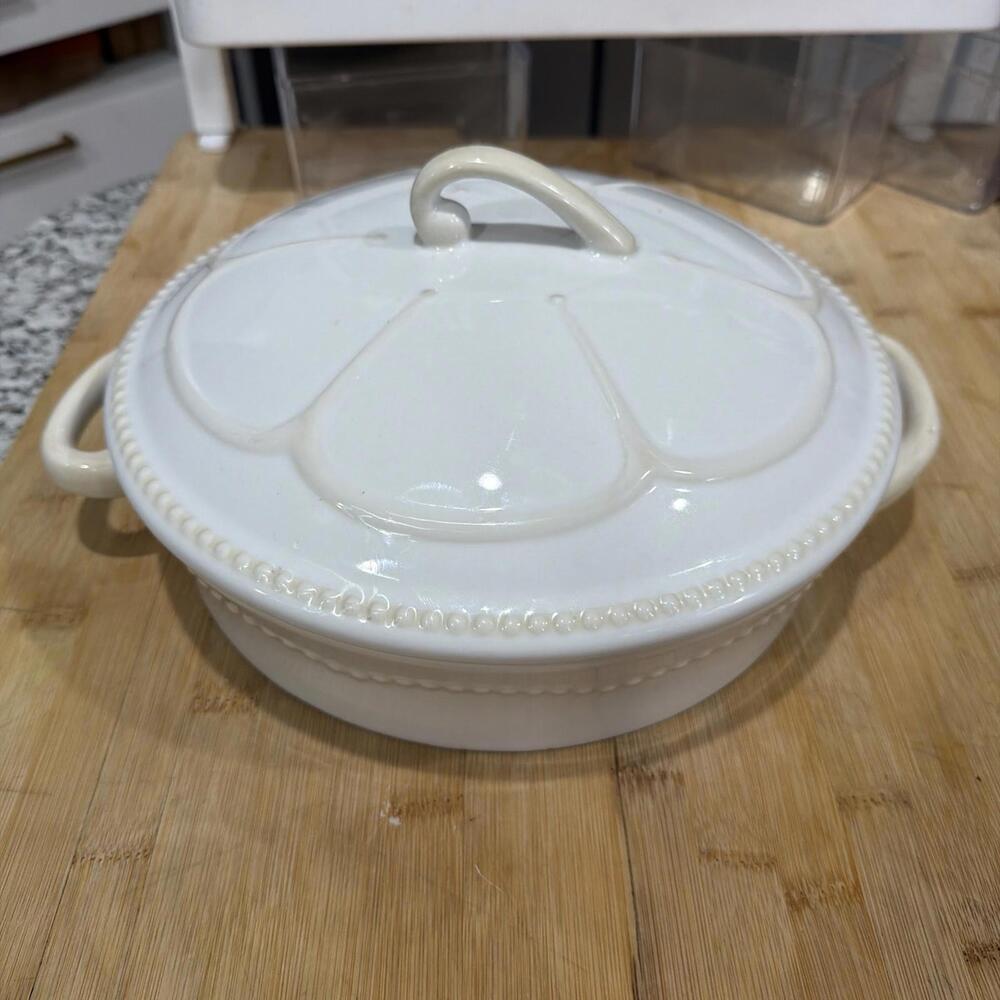 Pavillion by Princess House 10.5 Inch 2 Quart Casserole with Handles and Lid *